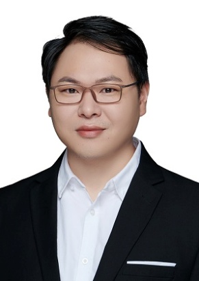 穿着西装笔挺的男子

AI 生成的内容可能不正确。