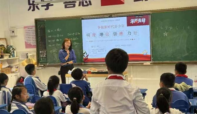 启迪少年心灵，探索生命奥秘
